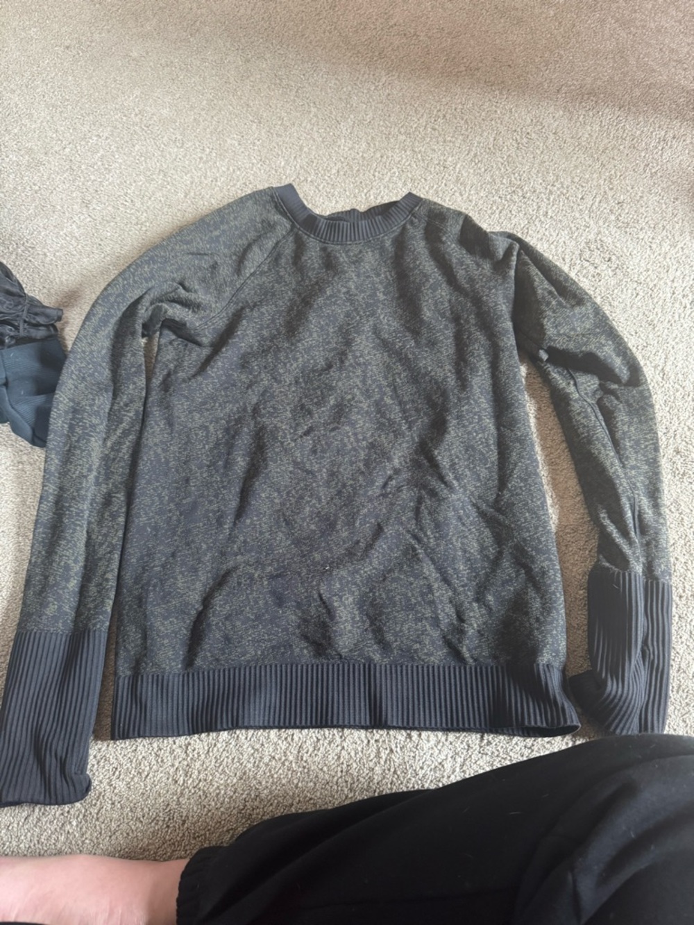 Lululemon rest less pullover - Picture 2 of 5